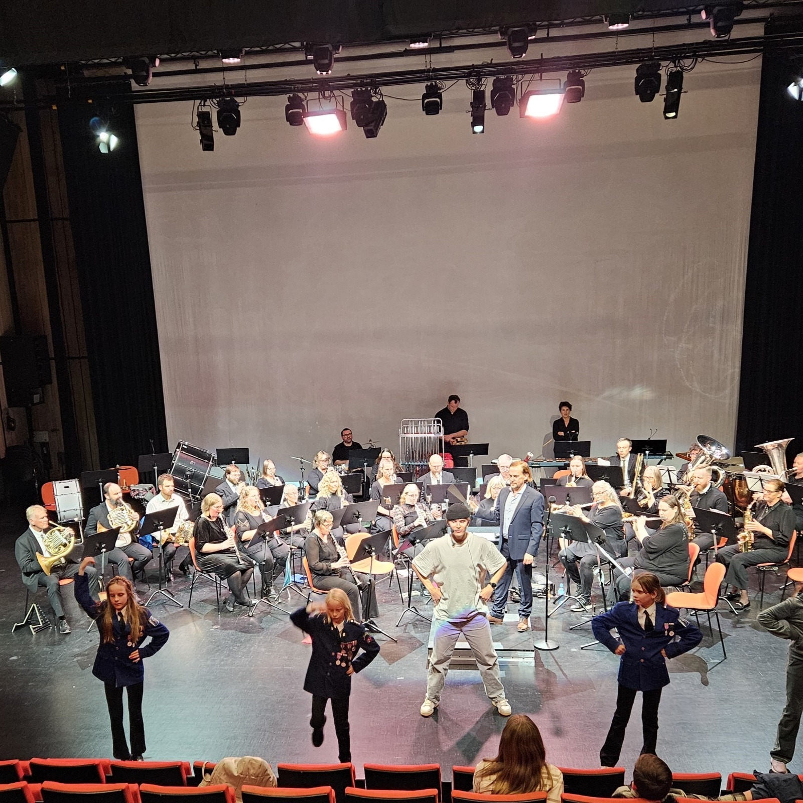Høstkonsert med Rotnes Skolekorps og Hakadal Skolekorps